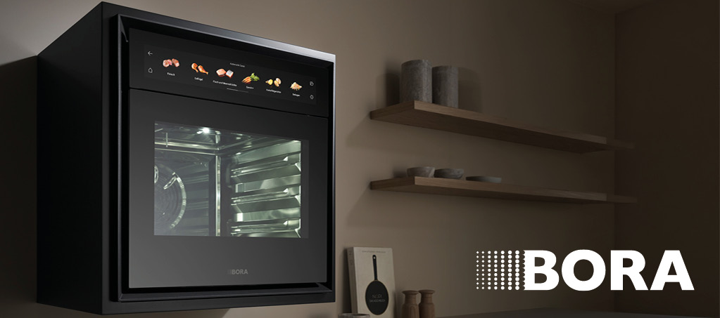 BORA Einbaubackofen mit Touchdisplay in moderner Küchenwand